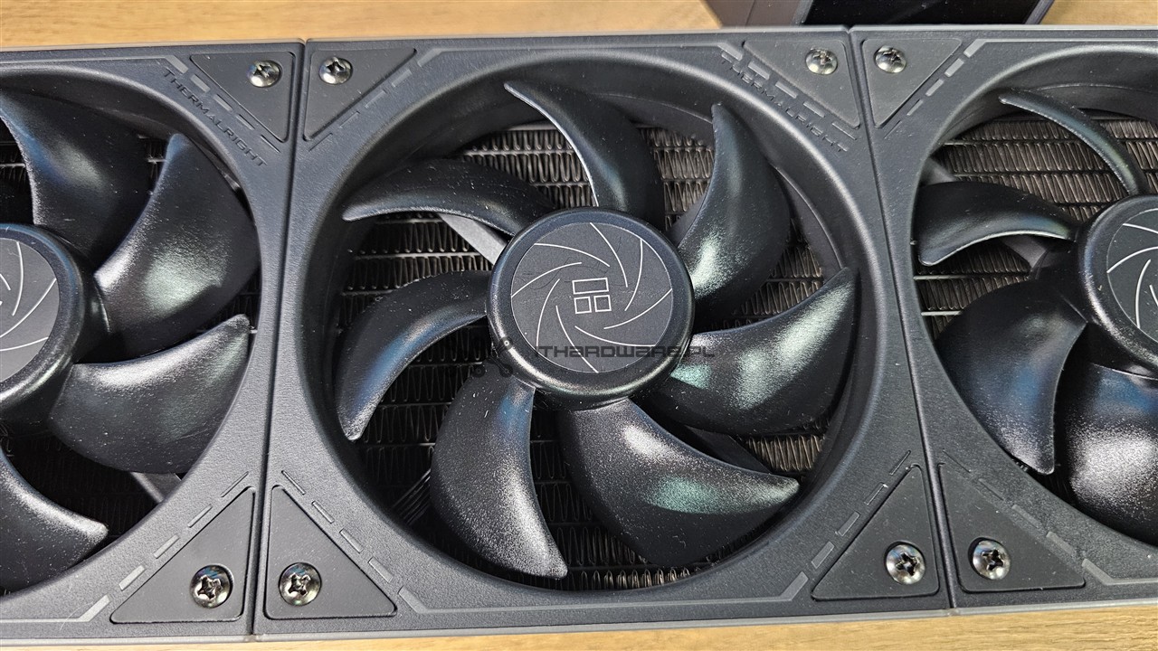 Thermalright Peerless Vision 360 ARGB