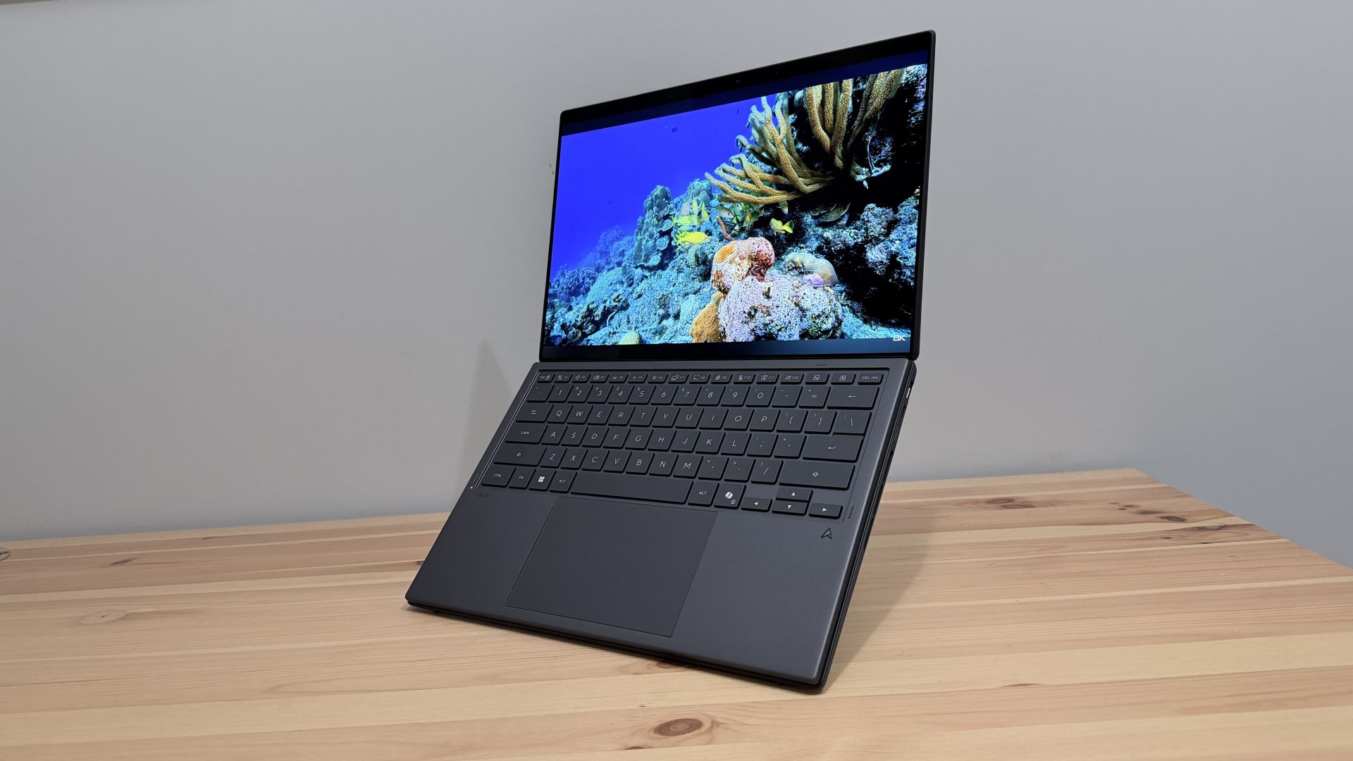 ASUS Zenbook DUO (UX8407)