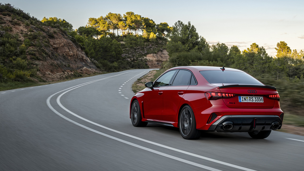 Audi RS3 ma seryjnie 400 KM - to najbardziej sportowy wariant Audi A3