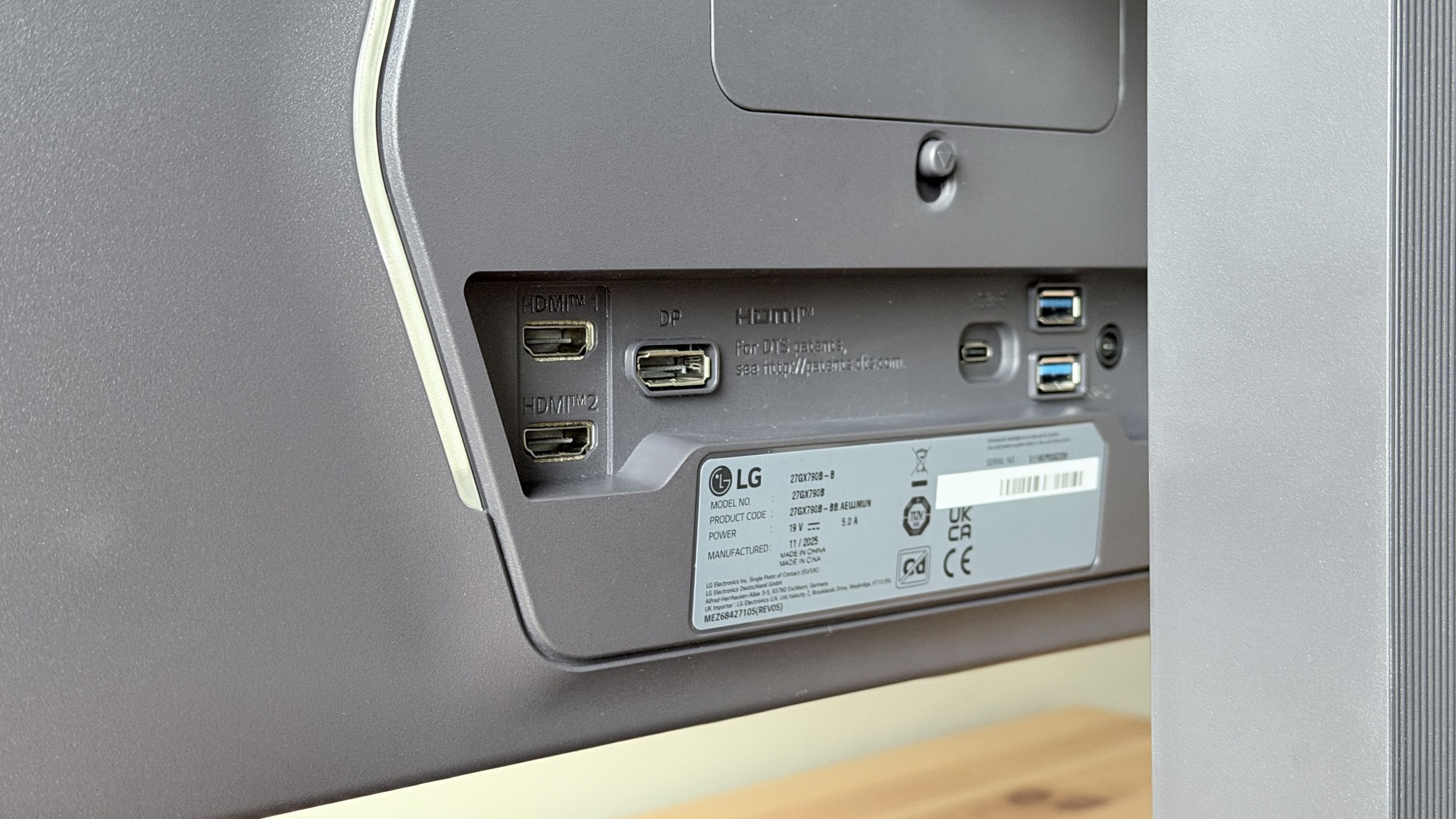 LG UltraGear 27GX790B-B