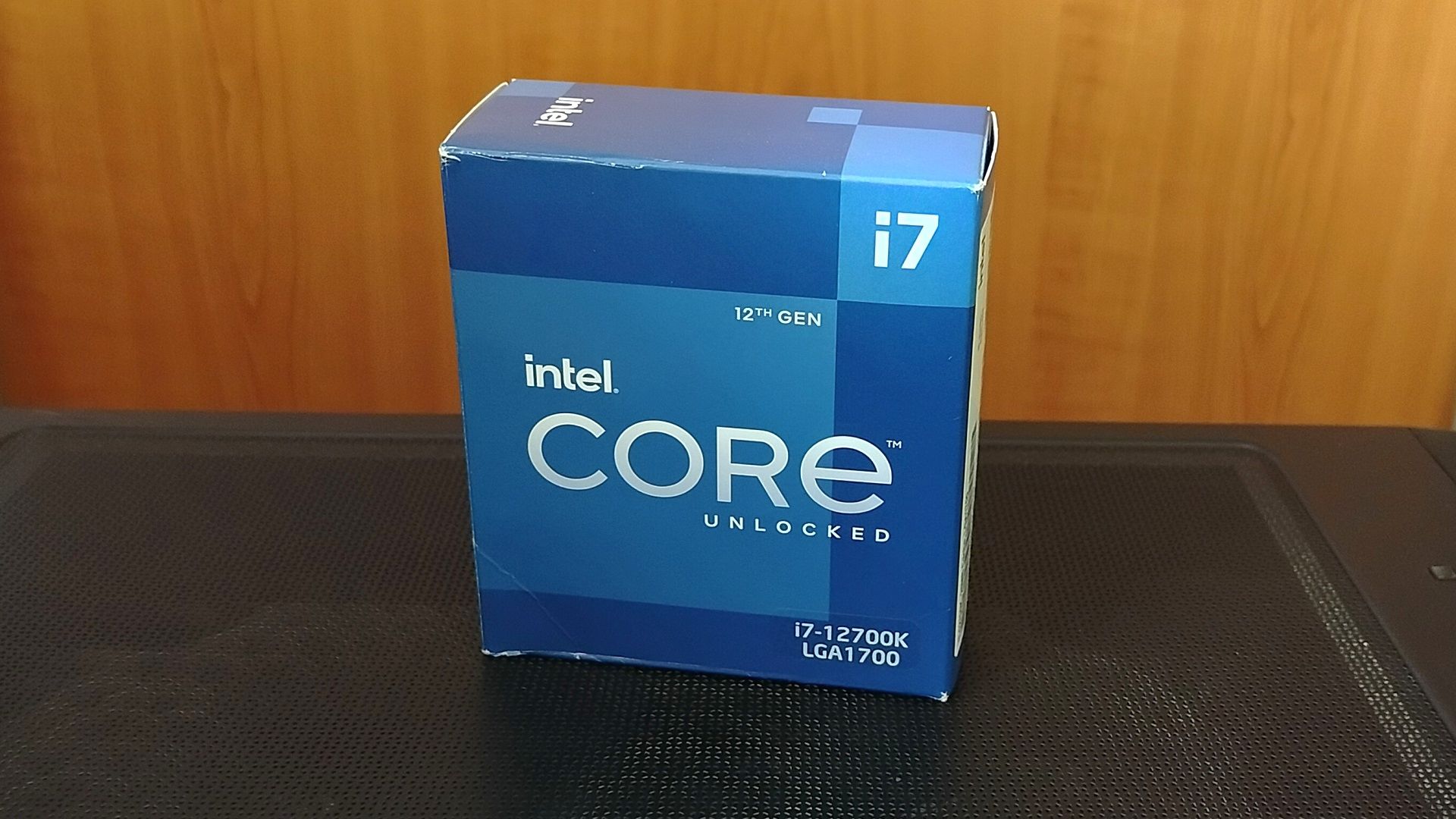 Procesor AMD czy Intel? Który będzie dla mnie lepszy? Poradnik na 2026 rok