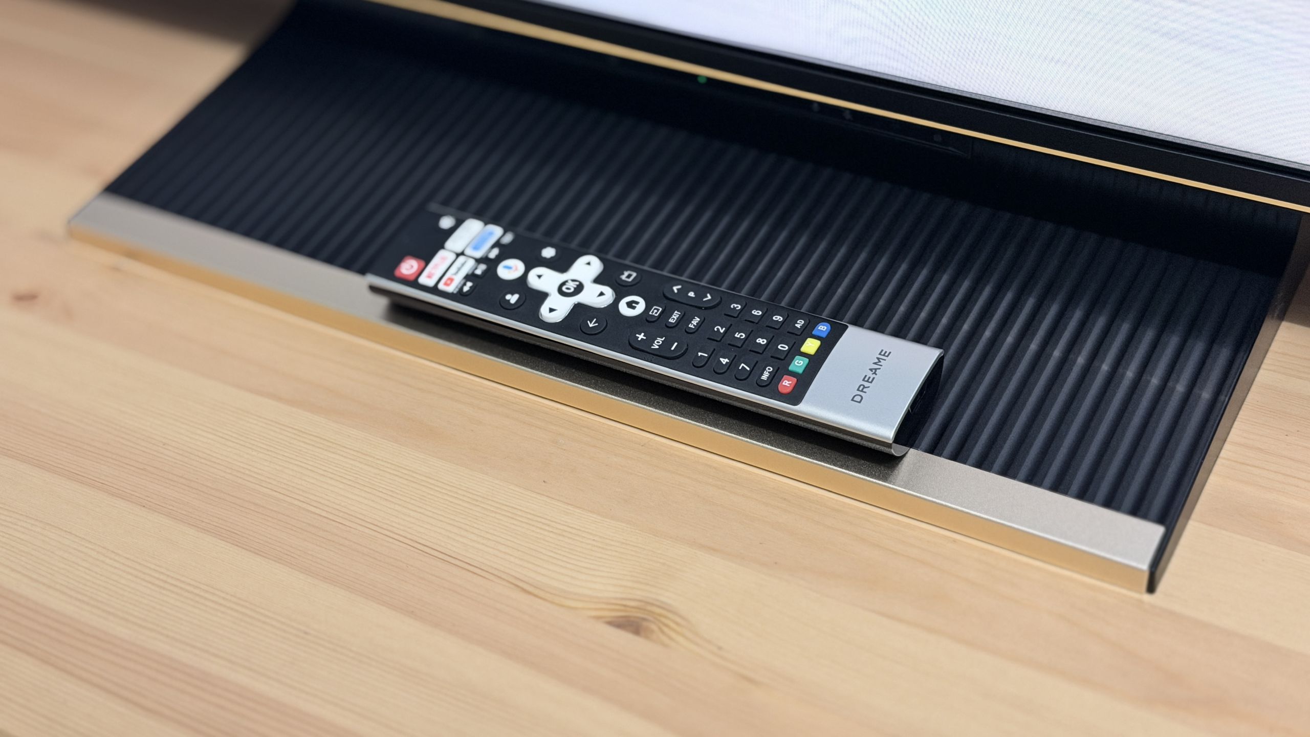  Telewizor Dreame S100 w wersji 65-calowej ma być dowodem na to, że firma nie zamierza walczyć wyłącznie ceną, lecz także funkcjonalnością i nowoczesnymi technologiami obrazu.