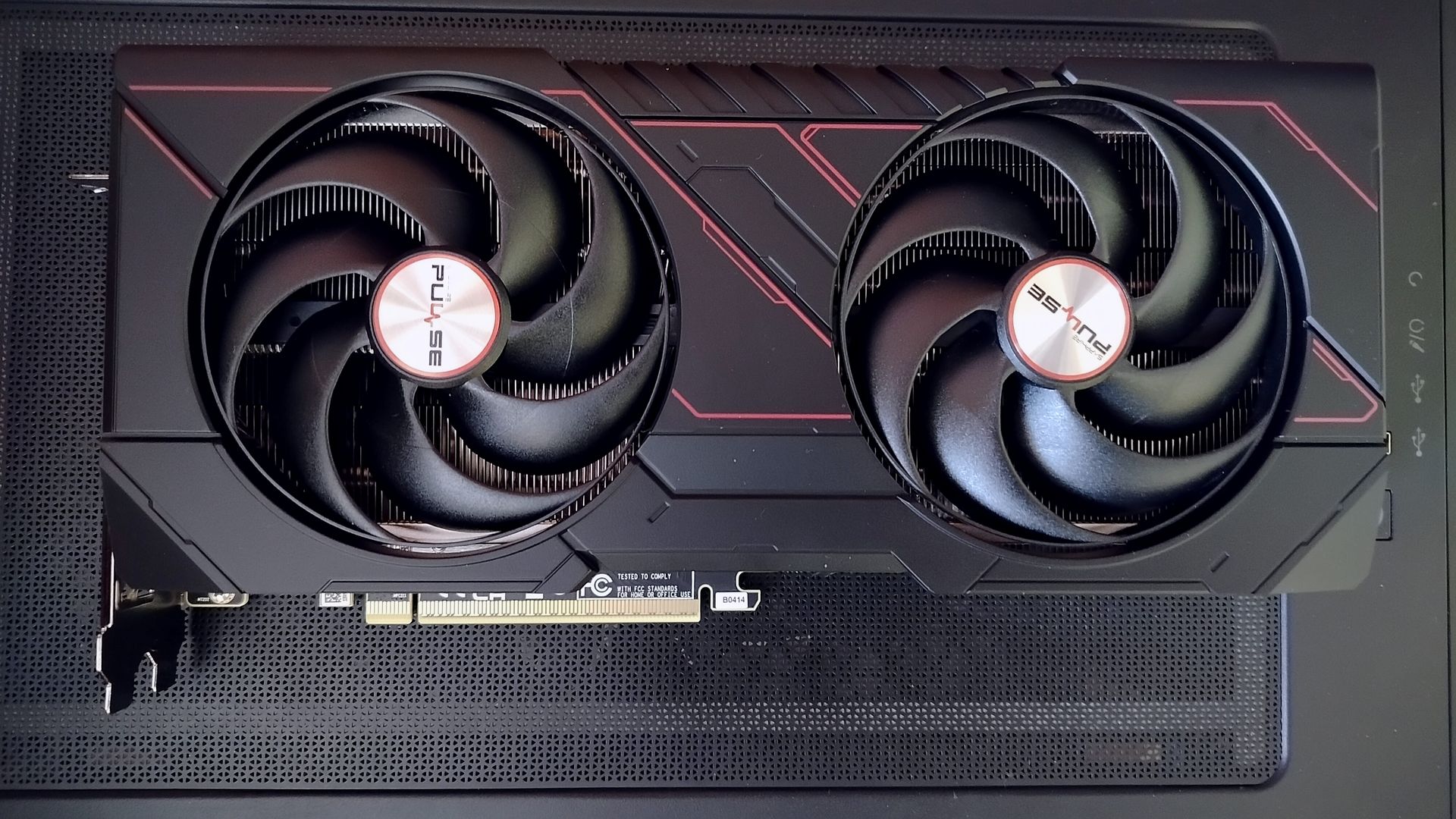Test SAPPHIRE PULSE Radeon RX 9070 GRE. Kompaktowa karta z mocnym chłodzeniem
