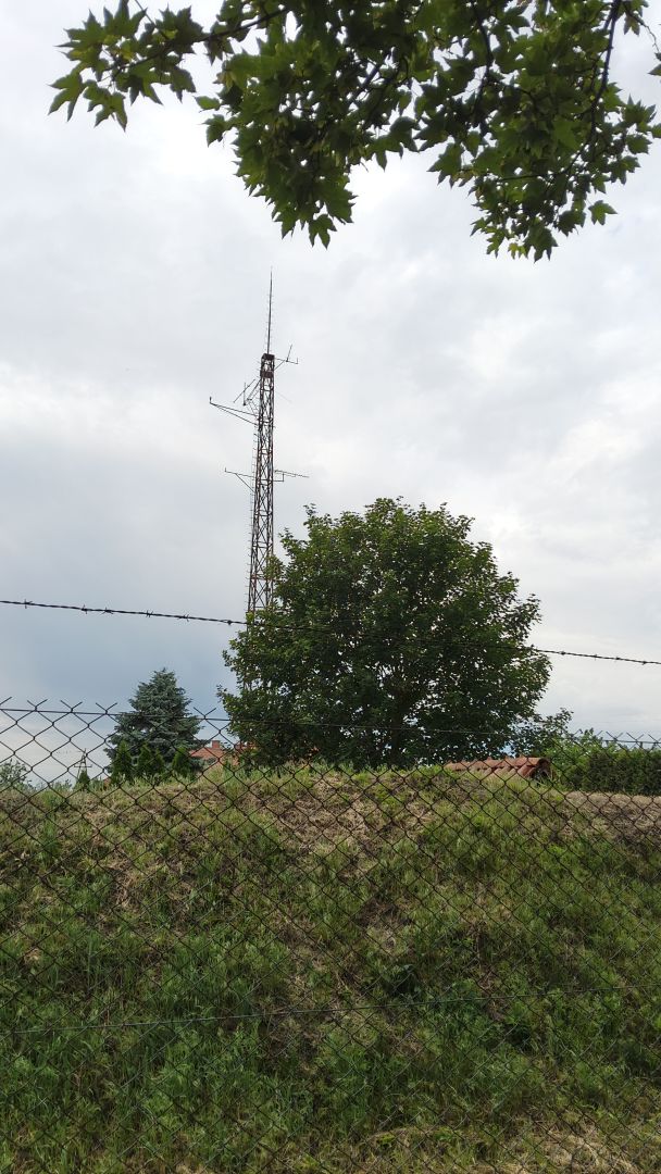 realme 16 - obiektyw główny i 2x zoom