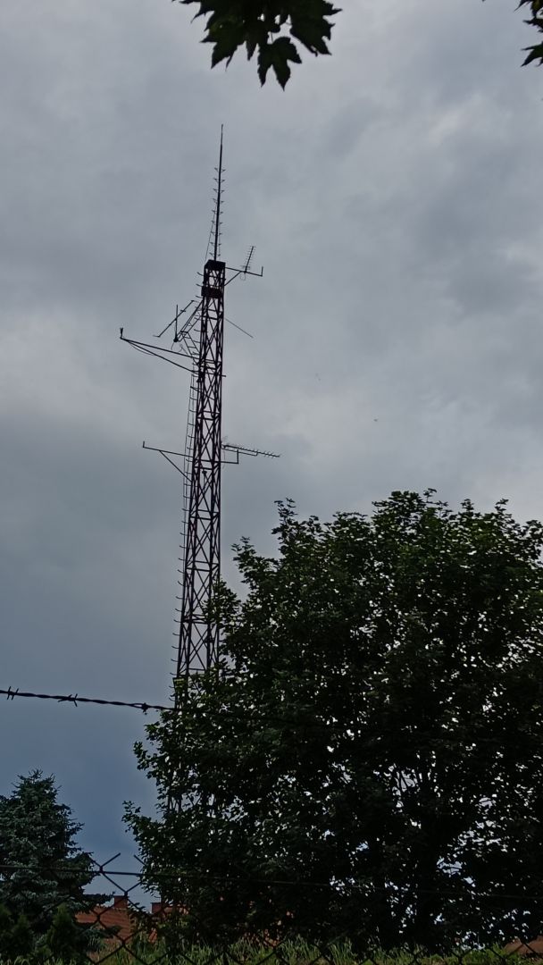 realme 16 - obiektyw główny i 2x zoom