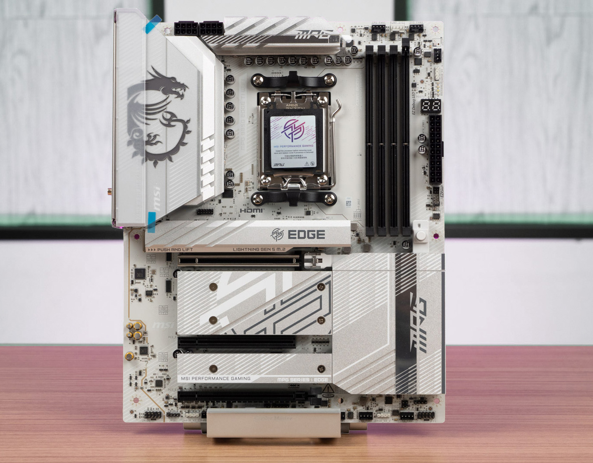 MSI-MAG-B850-EDGE-Ti-WiFi-04