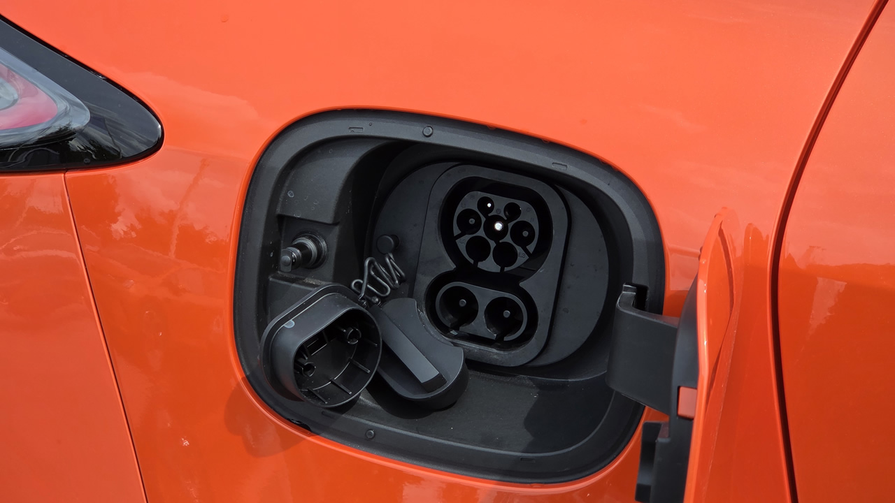 BYD Dolphin G DM-i - opcje ładowania baterii