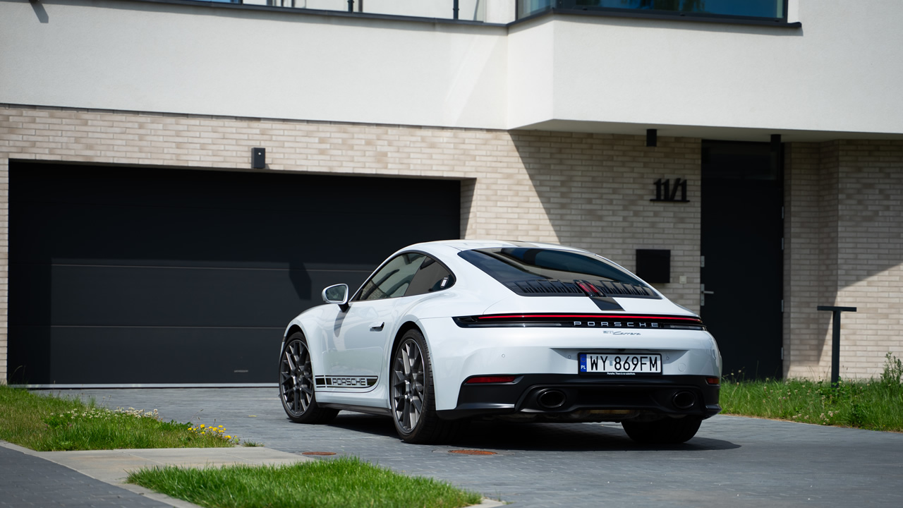 Porsche 911 Carrera - bardzo łatwo można się zakochać w tym aucie