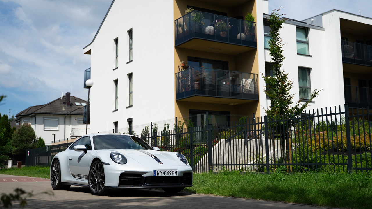 Siłą rzeczy, Porsche 911 oferuje ograniczony komfort codziennego podróżowania