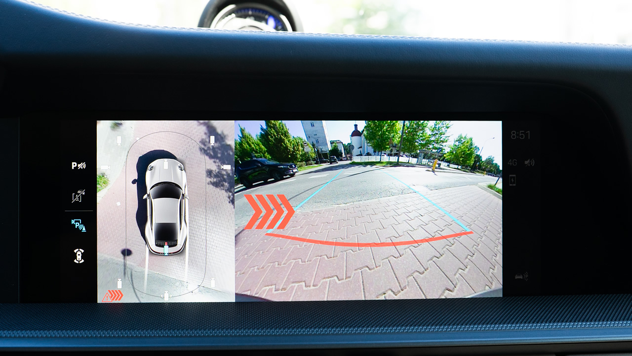 System ostrzegania o ruchu poprzecznym w Porsche 911