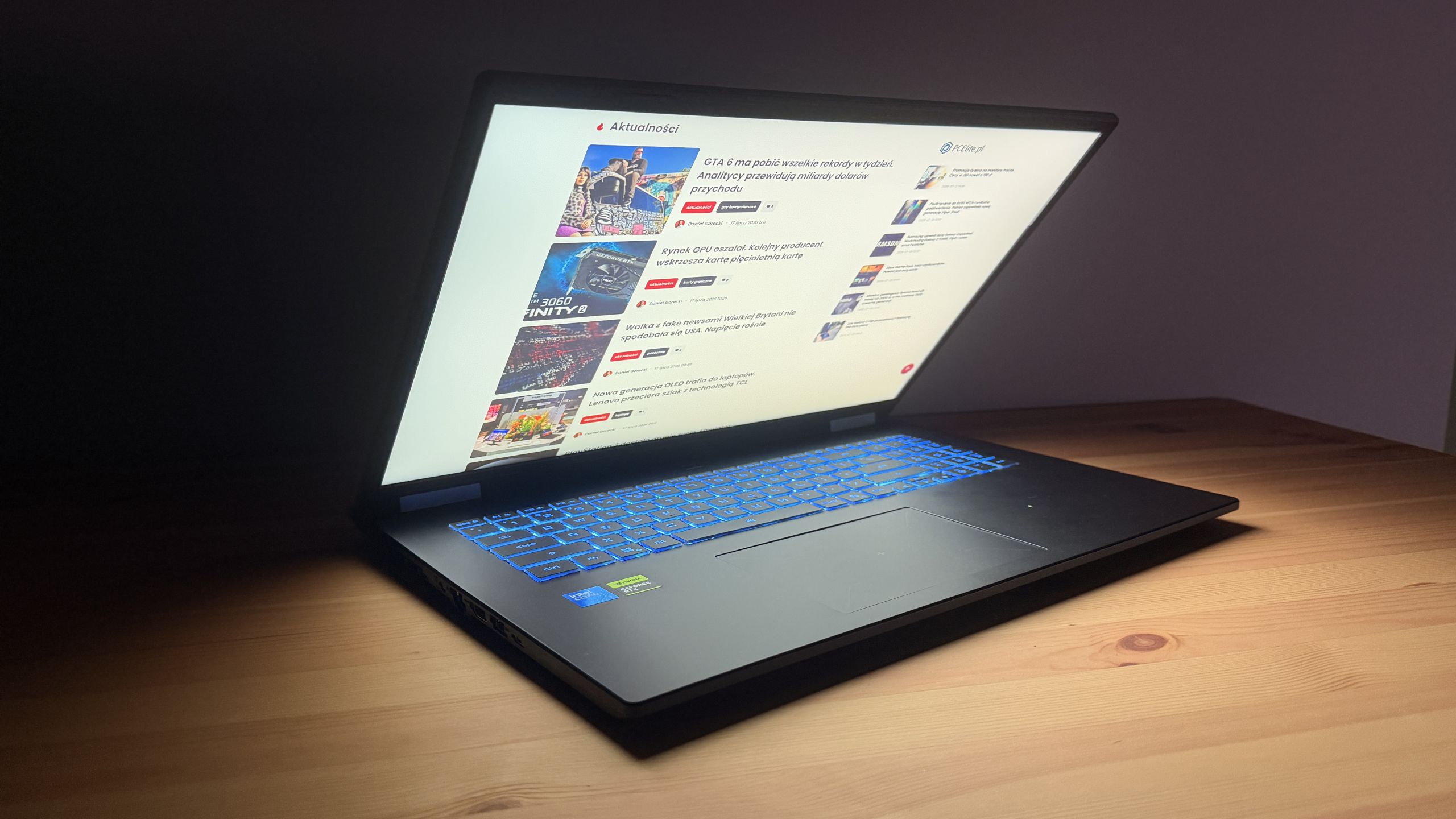 GIGABYTE GAMING A18 PRO GA8J 