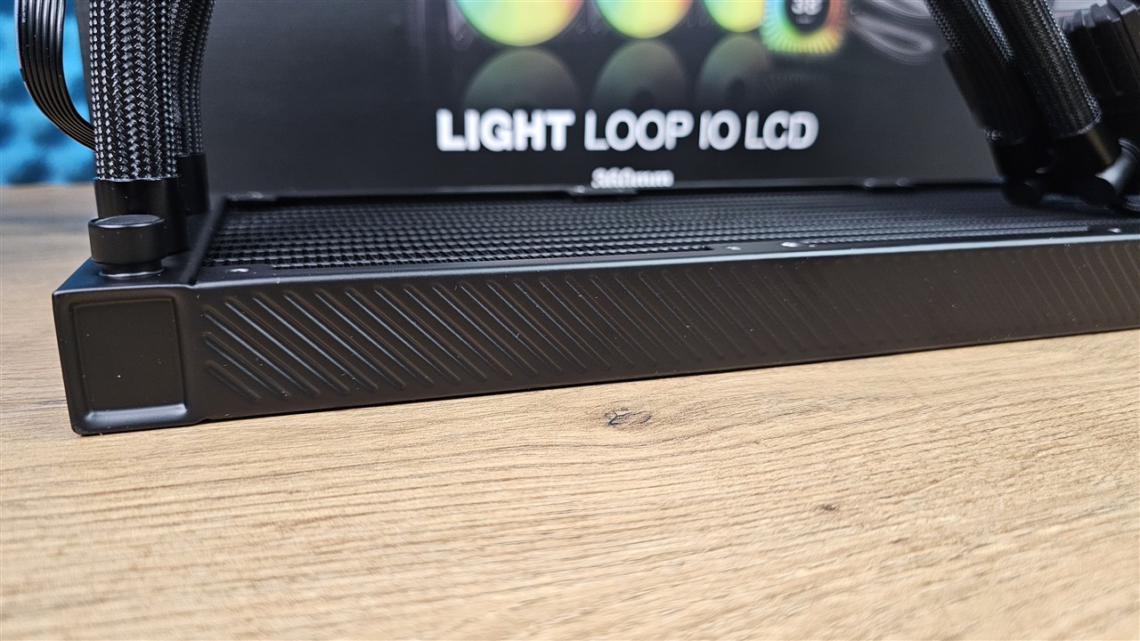 be quiet! Light Loop IO LCD 360 mm – aluminiowy radiator 360 mm
