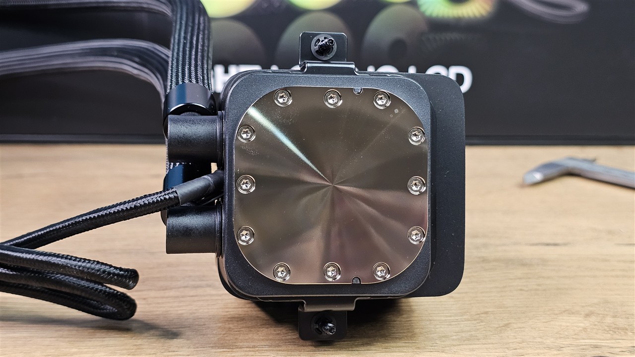 be quiet! Light Loop IO LCD 360 mm – niklowana miedziana zimna płyta