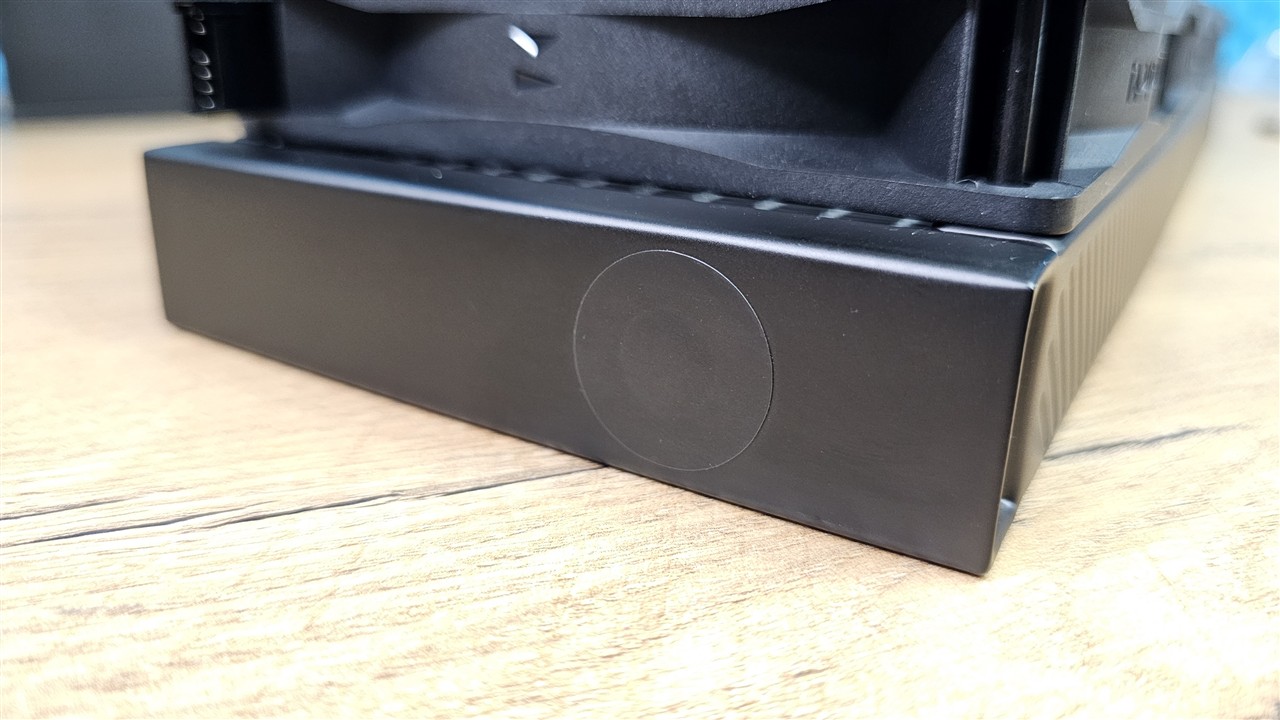 be quiet! Light Loop IO LCD 360 mm – lamele i port do uzupełniania cieczy