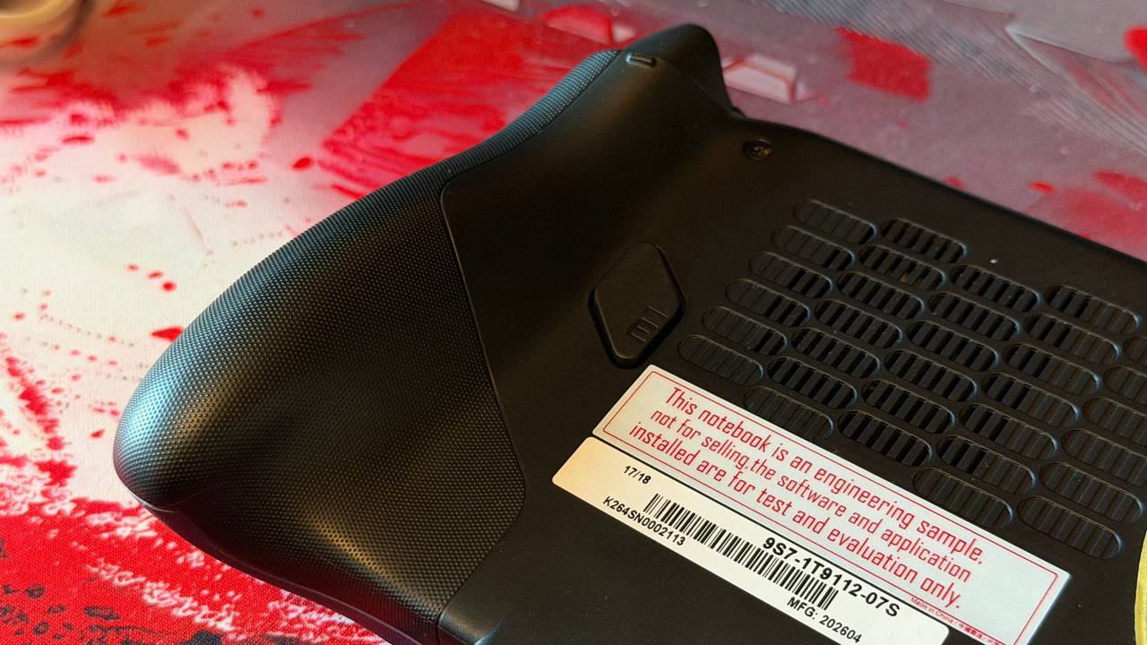 MSI Claw 8 EX AI+