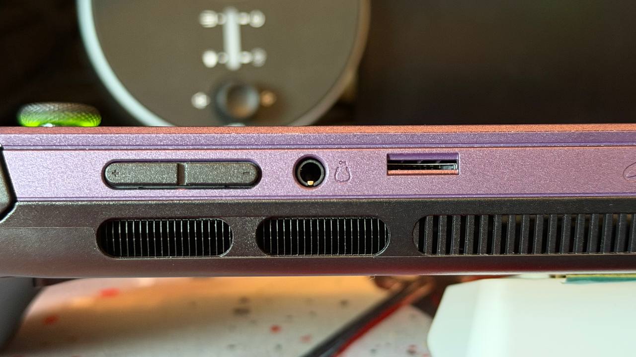 MSI Claw 8 EX AI+