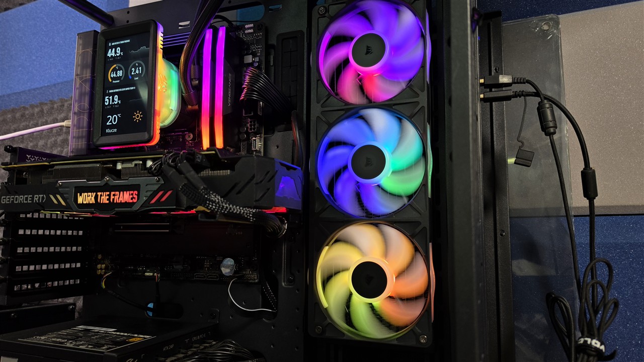 Montaż Corsair iCUE LINK TITAN II 360 RX LCD na platformach Intel i AMD