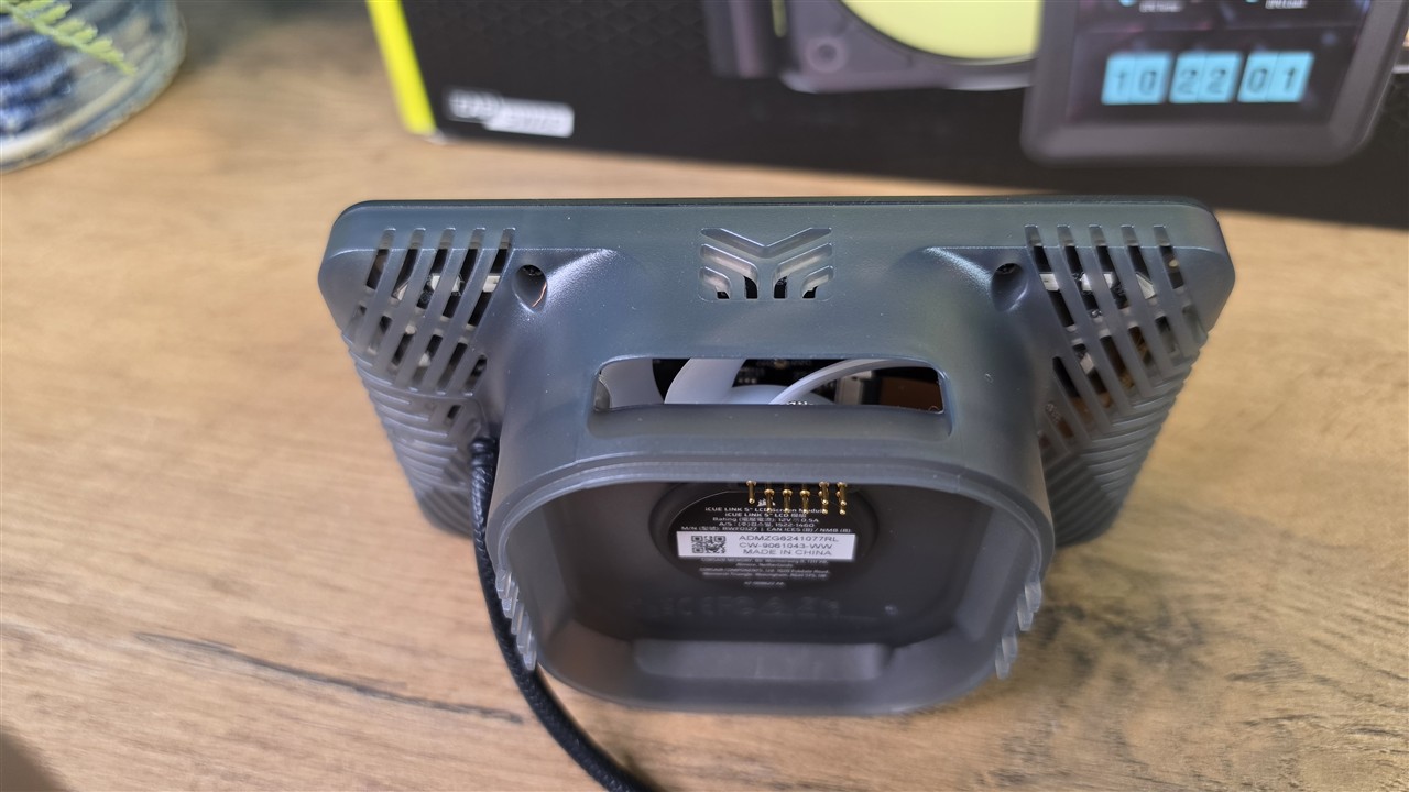 Corsair iCUE LINK TITAN II 360 RX LCD