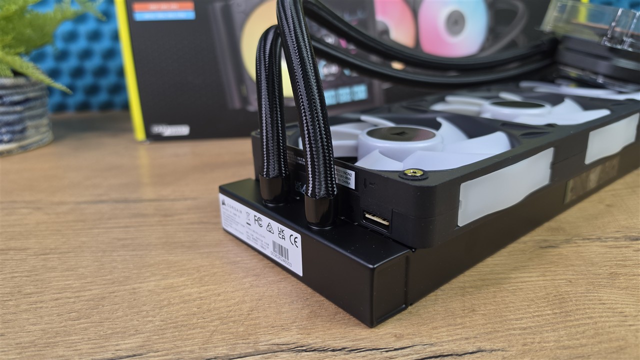 Corsair iCUE LINK TITAN II 360 RX LCD – aluminiowy radiator 360 mm