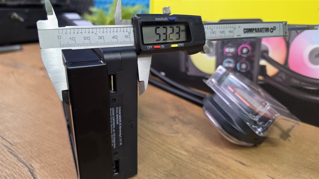 Corsair iCUE LINK TITAN II 360 RX LCD – zoptymalizowane lamele radiatora i węże