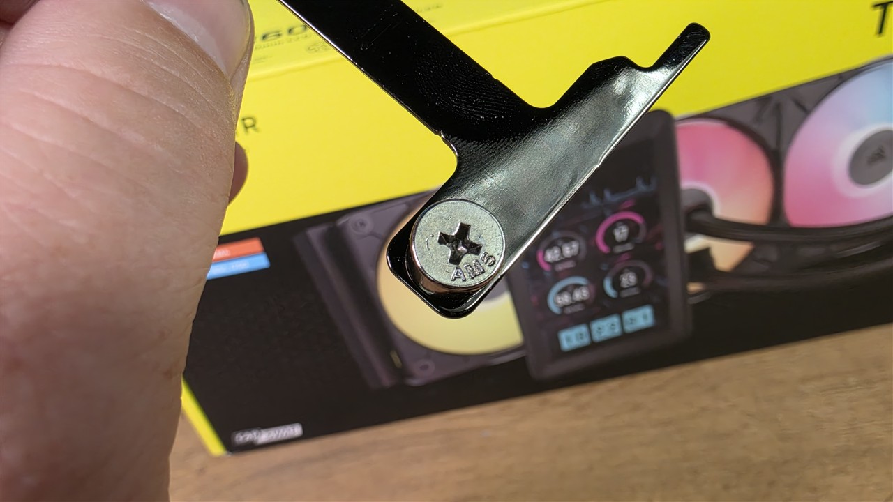 Corsair iCUE LINK TITAN II 360 RX LCD – wyposażenie zestawu