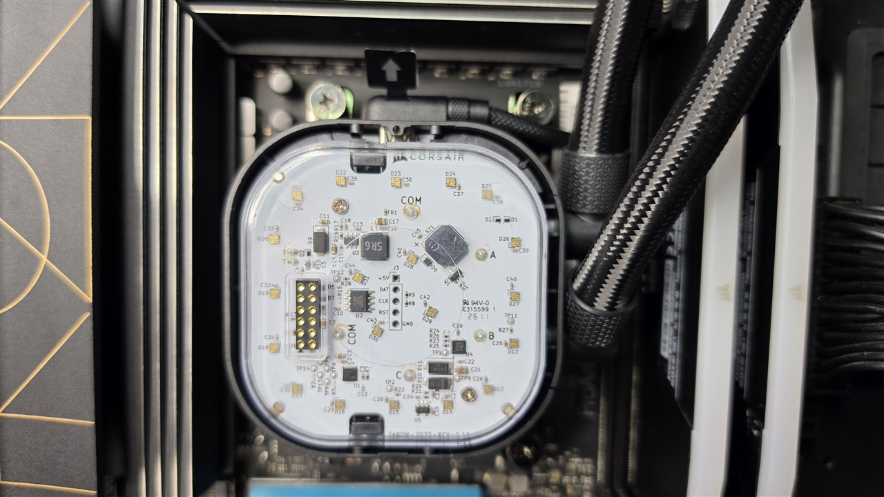 Corsair iCUE LINK TITAN II 360 RX LCD – miedziana wypukła zimna płyta