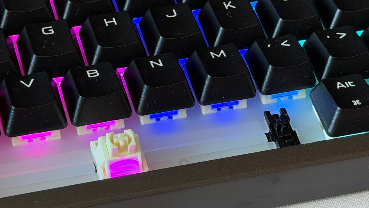 Asus ROG Strix Morph 96