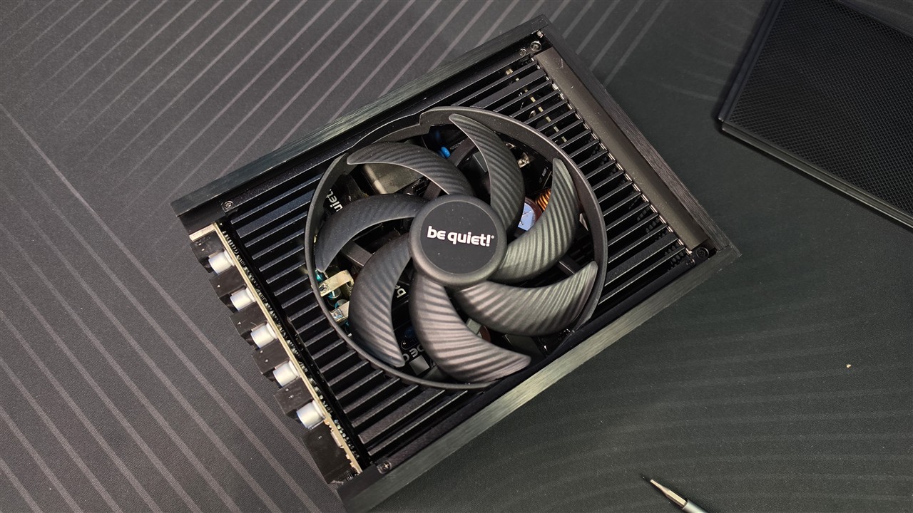 be quiet! Dark Power Pro 14 IO 1600 W