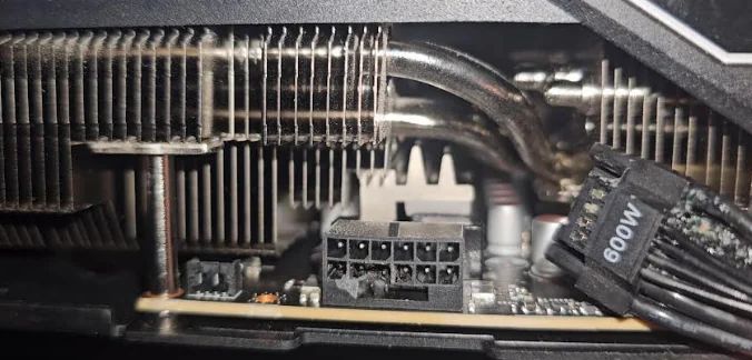 rtx 5090 złacza zasilania