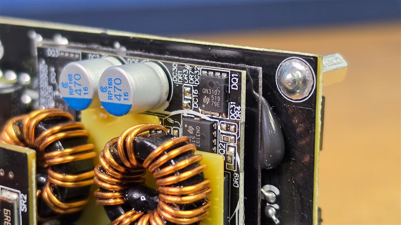MSI MAG A1200PLS PCIE5