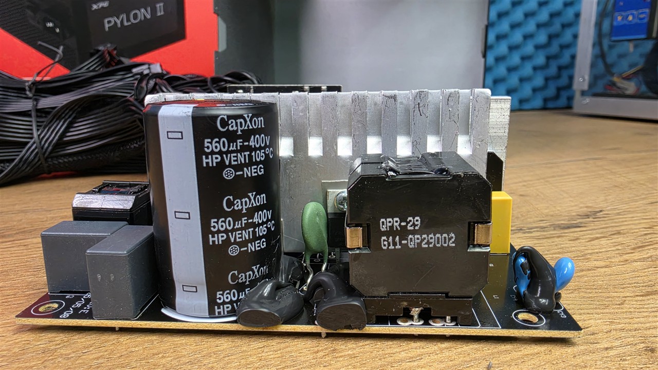 XPG PYLON II 750 W