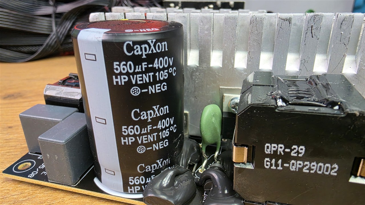 XPG PYLON II 750 W