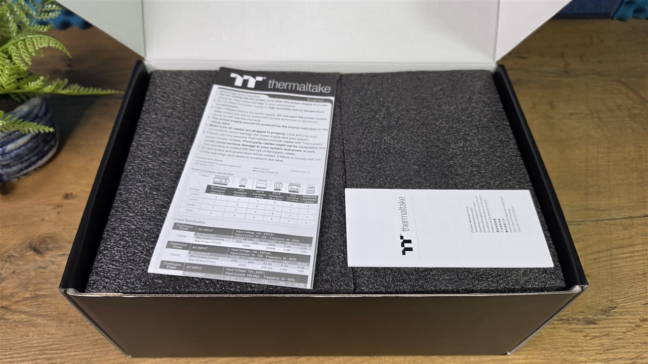 Thermaltake Dockpower FI 1000 W - opakowanie