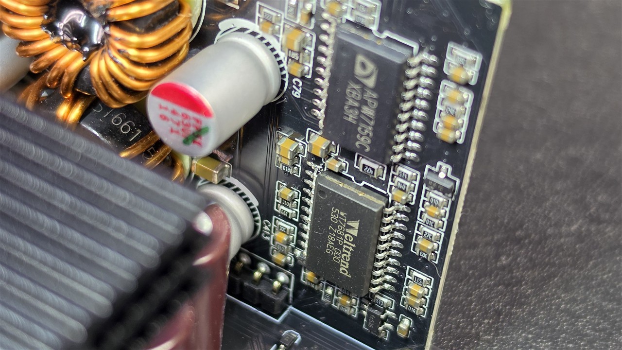 ASUS TUF Gaming 1200P - analiza elektroniki, komponentów, tranzystorów GaN i kondensatorów