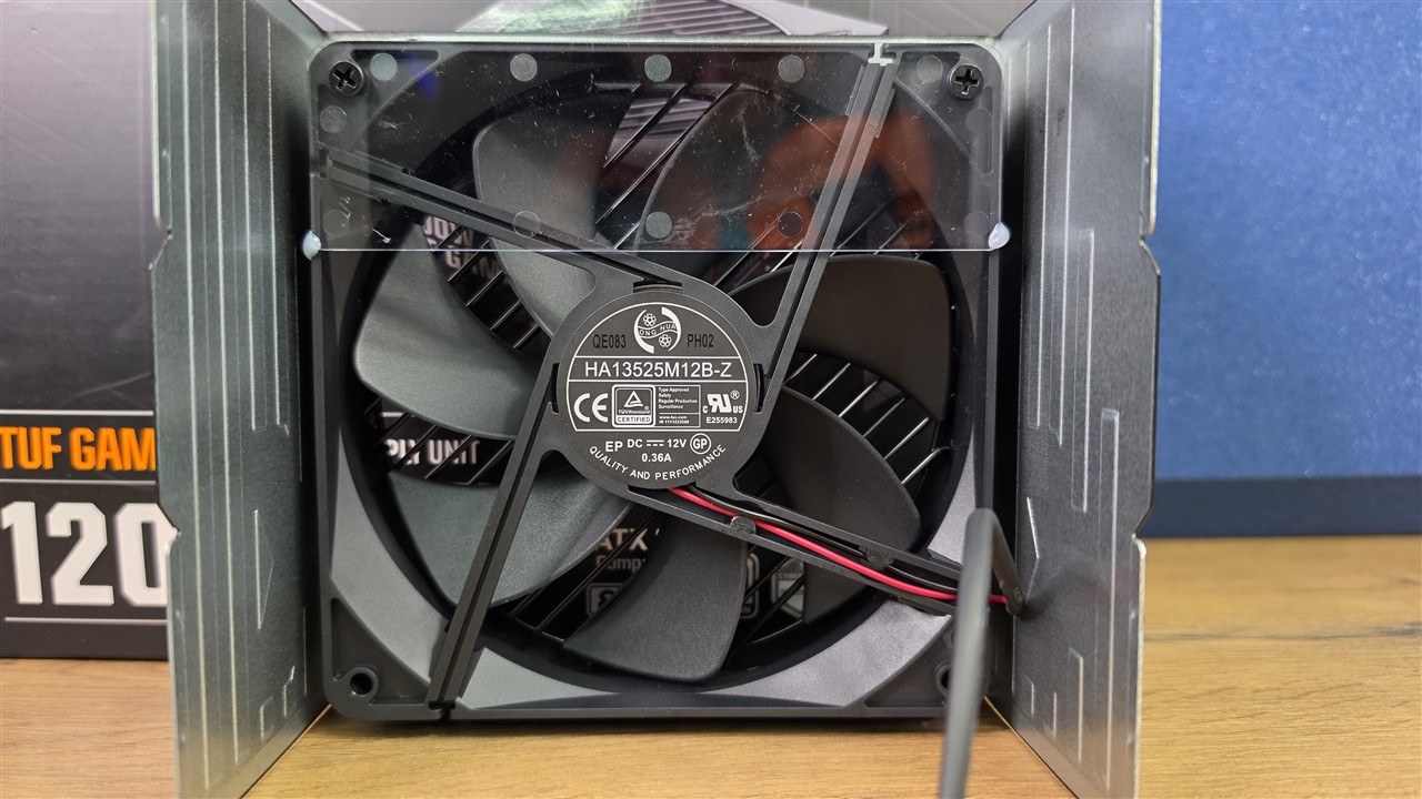 ASUS TUF Gaming 1200P - wentylator Hong Hua HA13525M12B-Z 135 mm Dual Ball Bearing