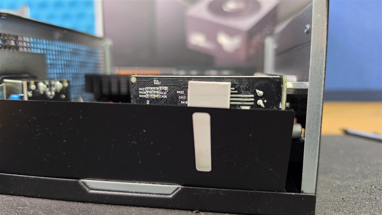 ASUS TUF Gaming 1200P - jakość lutowania i spód laminatu PCB