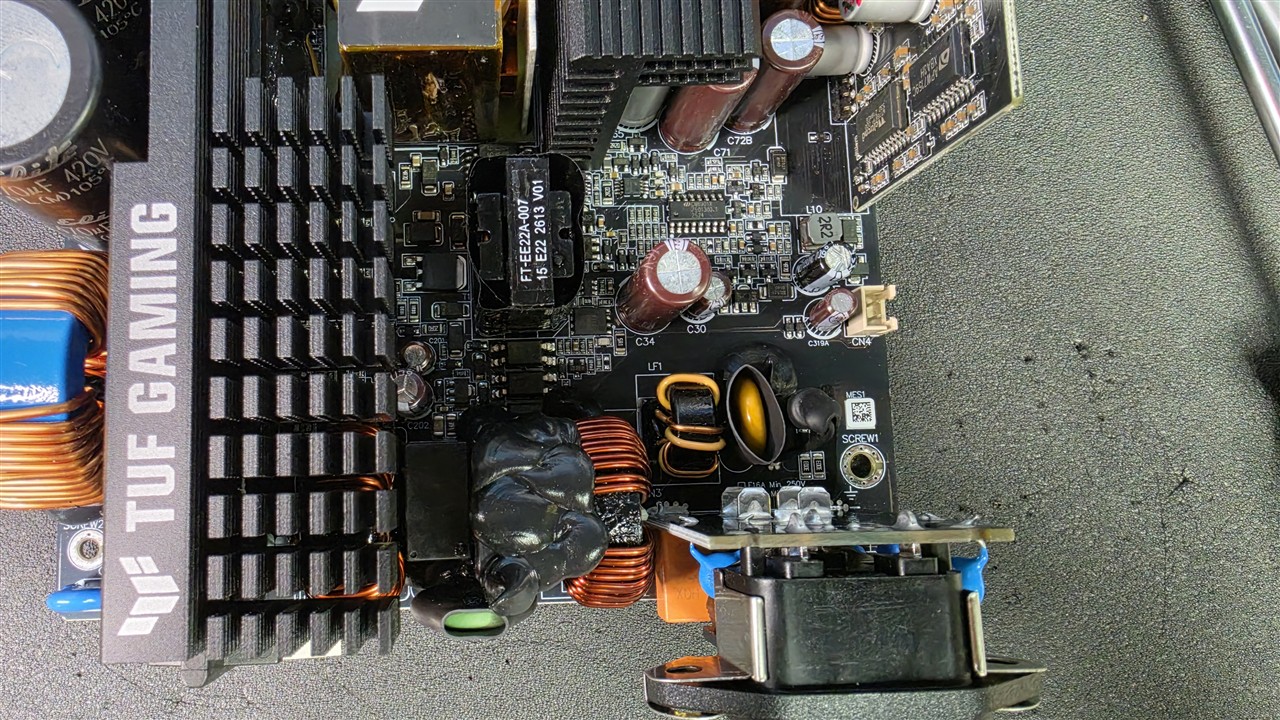 ASUS TUF Gaming 1200P - analiza elektroniki, komponentów, tranzystorów GaN i kondensatorów