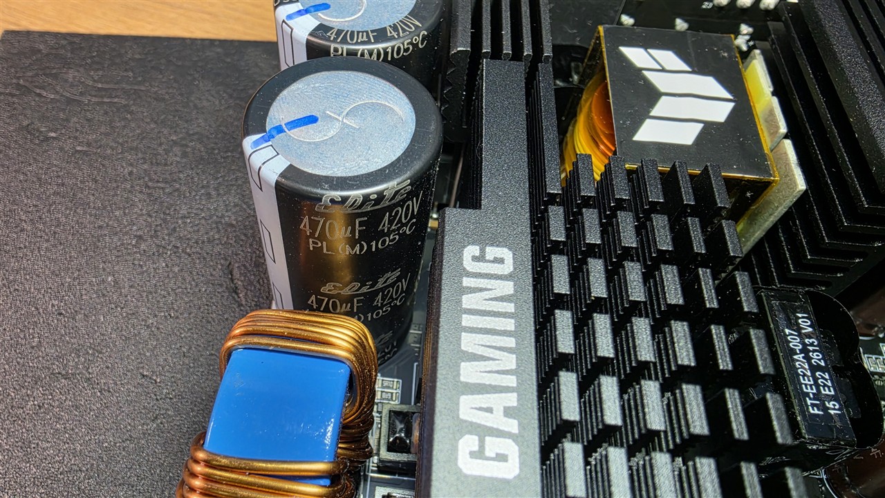 ASUS TUF Gaming 1200P - analiza elektroniki, komponentów, tranzystorów GaN i kondensatorów