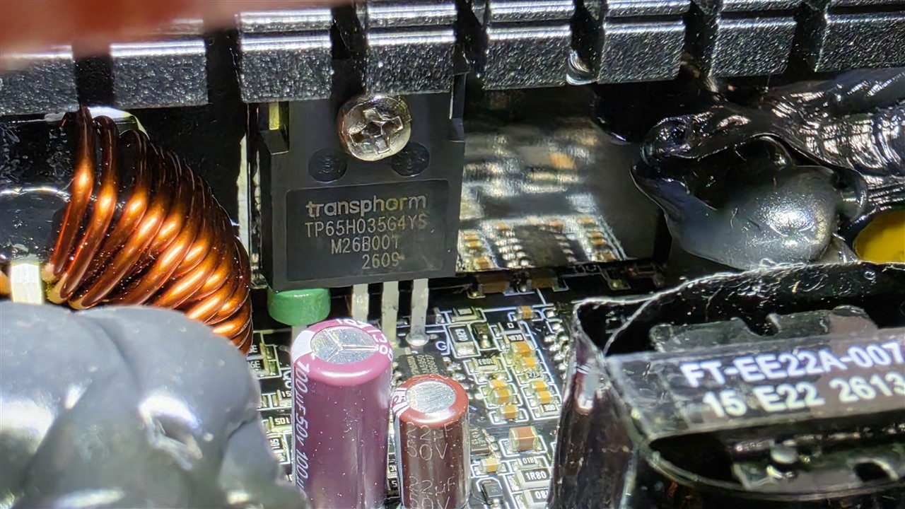 ASUS TUF Gaming 1200P - analiza elektroniki, komponentów, tranzystorów GaN i kondensatorów