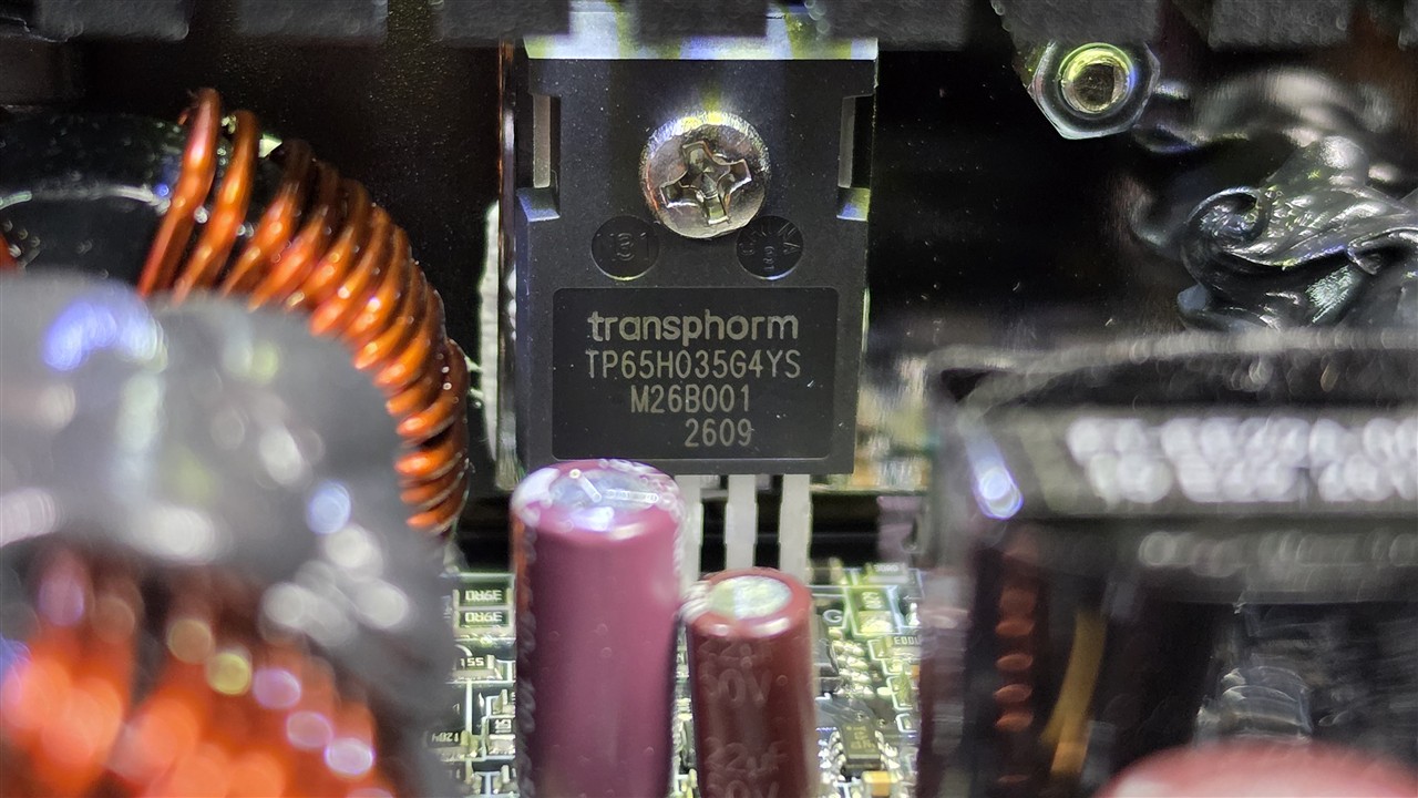 ASUS TUF Gaming 1200P - analiza elektroniki, komponentów, tranzystorów GaN i kondensatorów