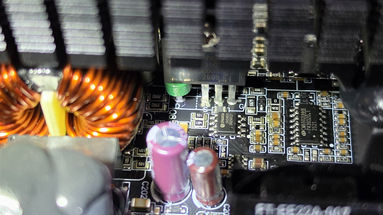 ASUS TUF Gaming 1200P - analiza elektroniki, komponentów, tranzystorów GaN i kondensatorów