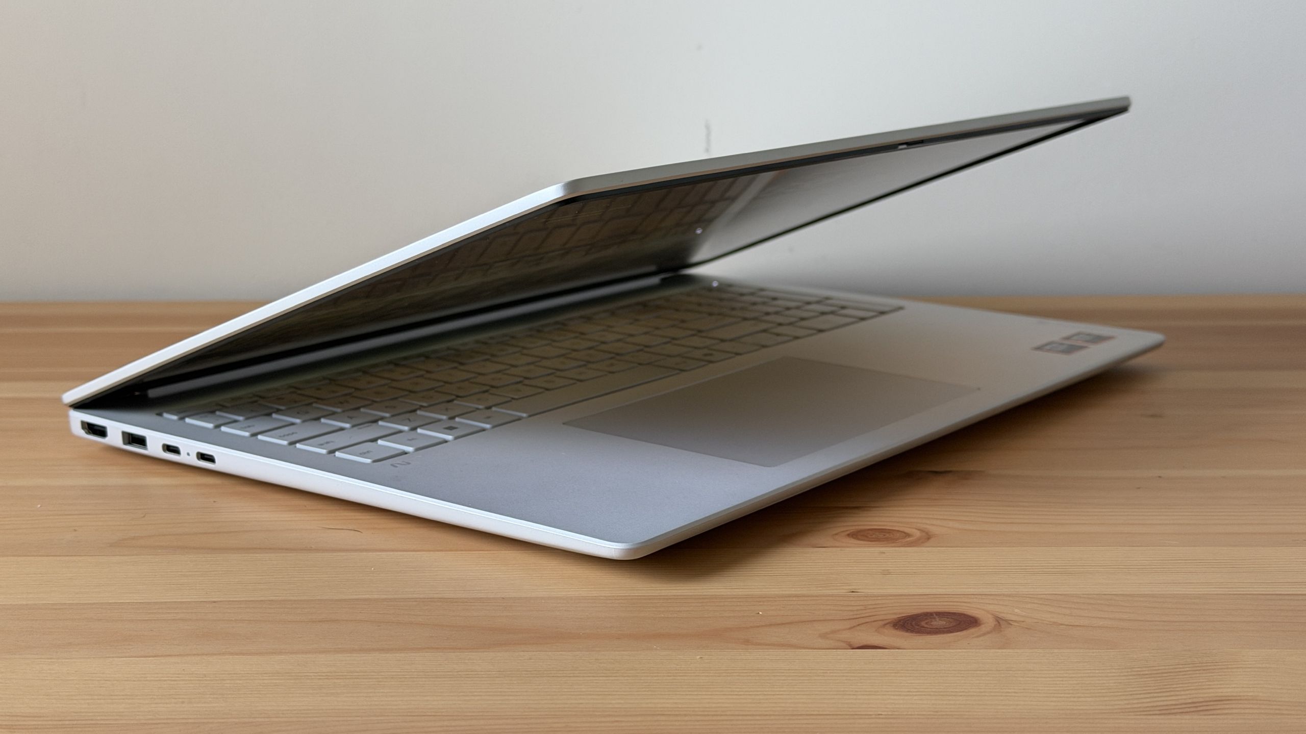 HP OmniBook 3 (16-bv0007nwx)