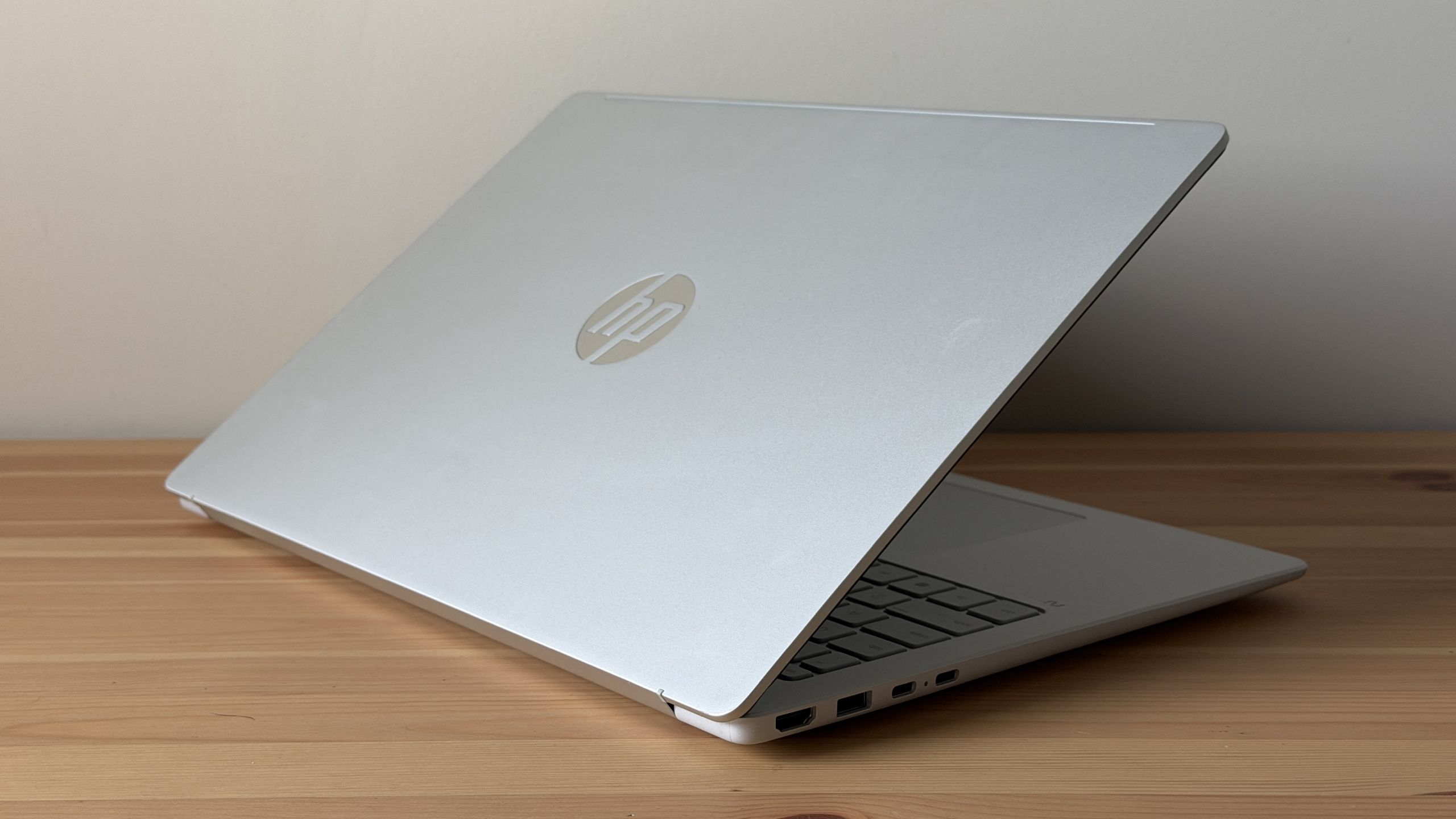 HP OmniBook 3 (16-bv0007nwx)