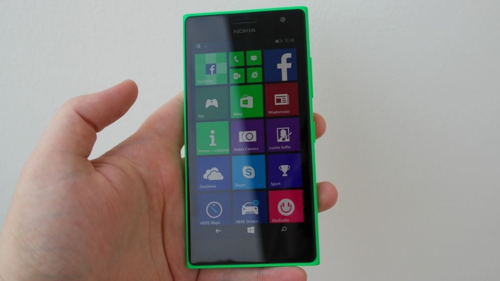 Windows Phone Lumia 735