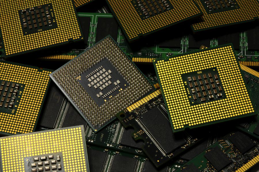 Procesory AMD i Intela zestawione w ciekawym pojedynku. Ryzeny górą