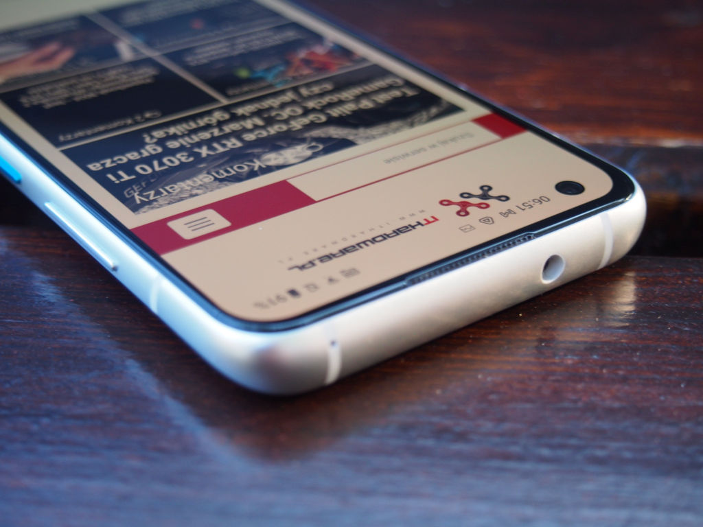 Test smartfona Asus Zenfone 8 - małe może... więcej?