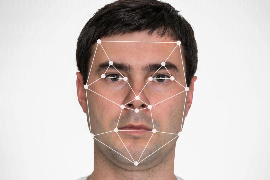 Rozpoznawanie twarzy zawodzi. Wystarczy zdjęcie, by odblokować smartfon