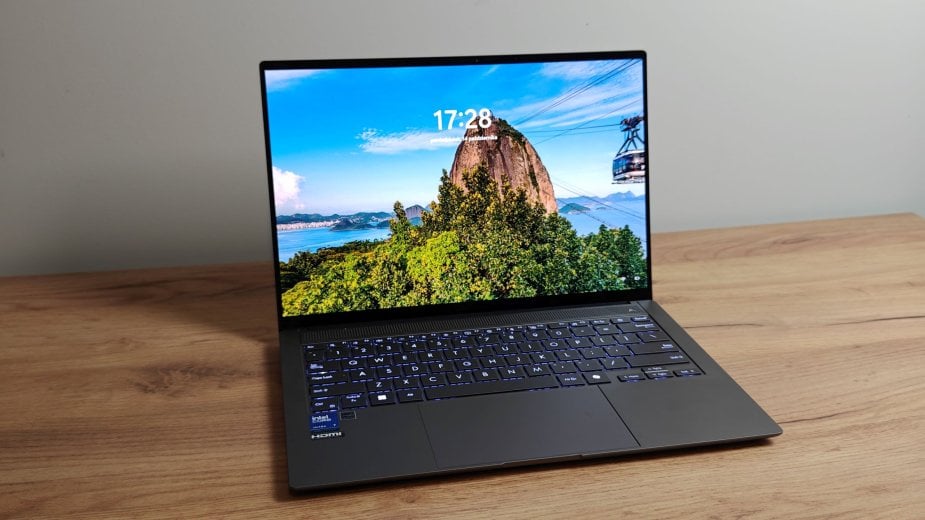 ASUS Zenbook S 14 (UX5406S) - test laptopa z Intel Lunar Lake. Świetne iGPU i czas pracy na baterii